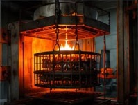 Forno de tratamento térmico em operação na Granado Metalúrgica